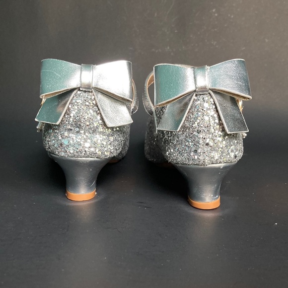 Sparkly Silver Girls Wedding Cruise Holiday Princess Heel Dress Shoes with Bow - Picture 4 of 11